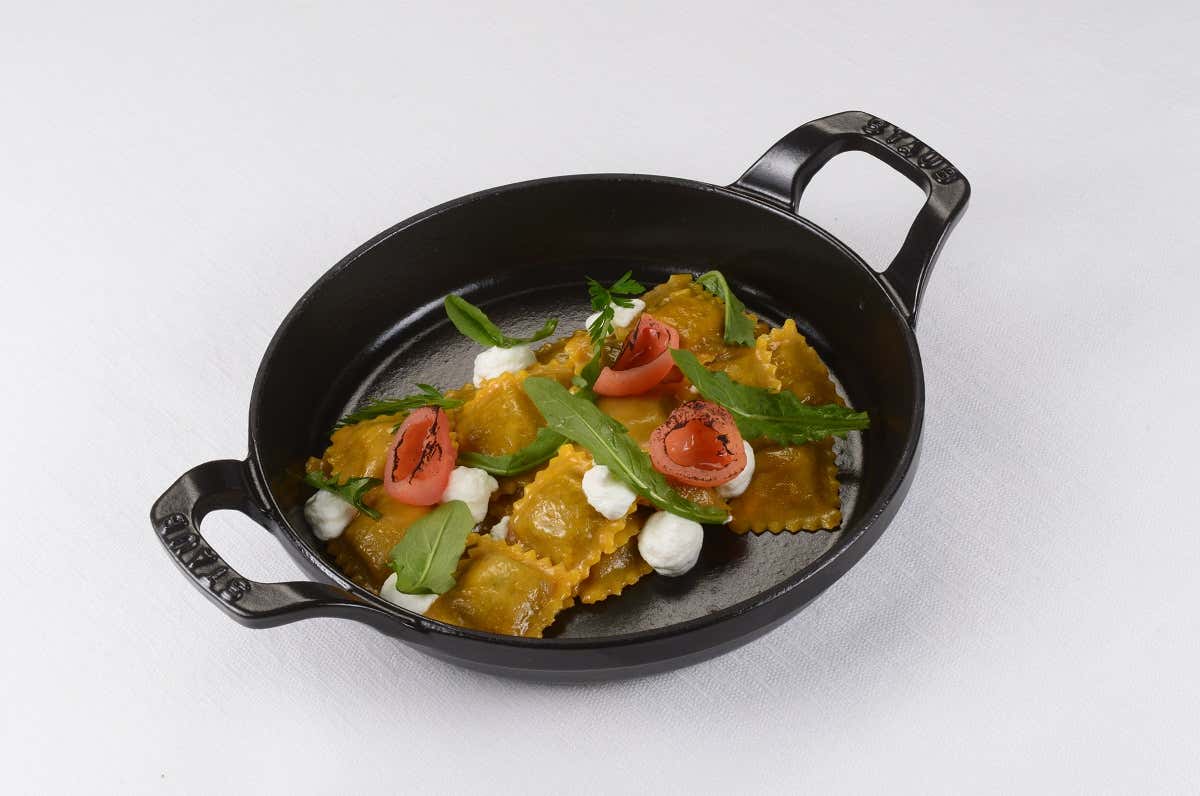 Ravioli ai tre arrosti il suo fondo e crudo di crostacei  San Giorgio a Genova, l'alta cucina sposa la grande ospitalità